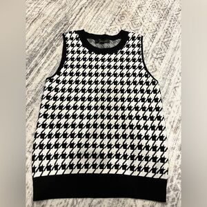 Banana Republic Monochrome Knit Vest